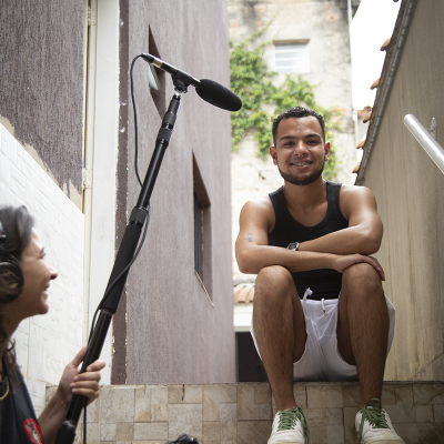 Thiago Araújo Co-fundador do Coletivo Prevenção Para Todes!, membro do Fórum Paulista de Saúde da População Negra e participante da ocupação de escolas da primavera secundarista de 2015/2016; Autora: Alícia Peres. 2024.