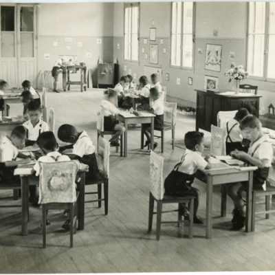 Atividades em sala de aula do Asilo dos Expostos (Acervo Museu do Futebol | Coleção Museu Santa Casa de São Paulo)