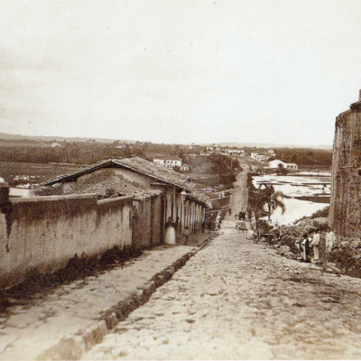 Ladeira e ponte do Carmo em direção ao Brás (atual Rangel Pestana), 1862. Autor: Militão Augusto de Azevedo.