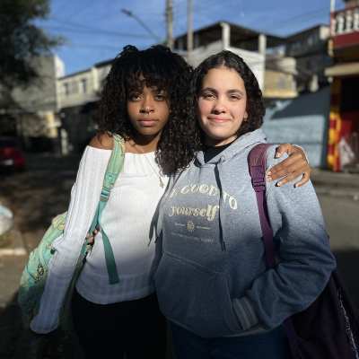 Mirelly Sant'Anna e Maria Fernanda Barbosa Bina. Imagem de Alícia Peres.