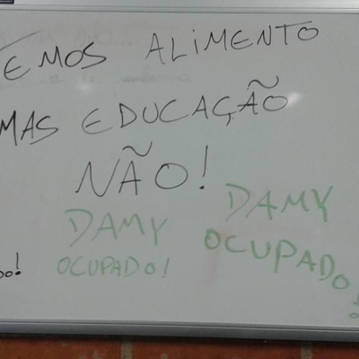 Paredes ocupadas da Escola Estadual Martin Egidio Damy. Acervo pessoal, Brasilândia, São Paulo. 2015.